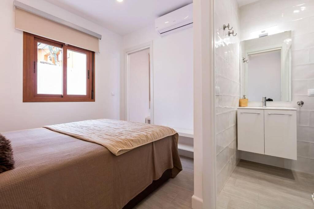 Castilla Triana Courtyard By Valcambre Sevilla Exterior foto